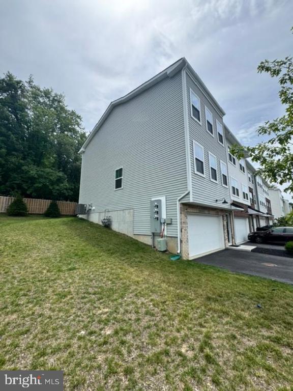 Building Photo - 101 Four Leaf Dr