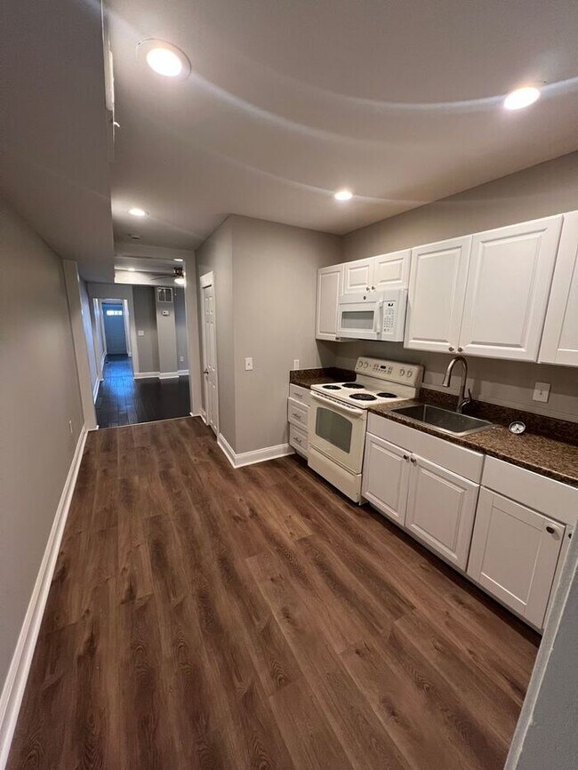 Building Photo - Affordable 3 Bedroom Home