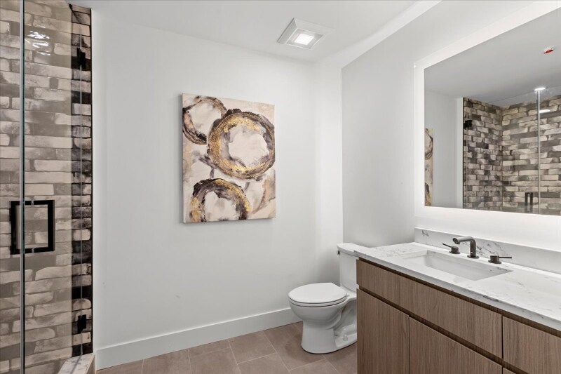 Building Photo - 145 W Ohio St