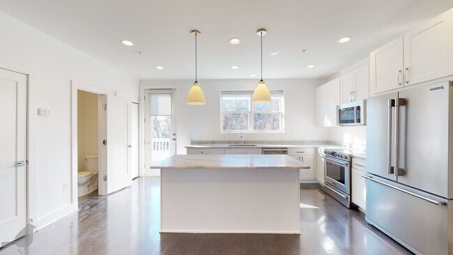 Building Photo - Stunning and Spacious Duplex in Brookland w/ Parking!