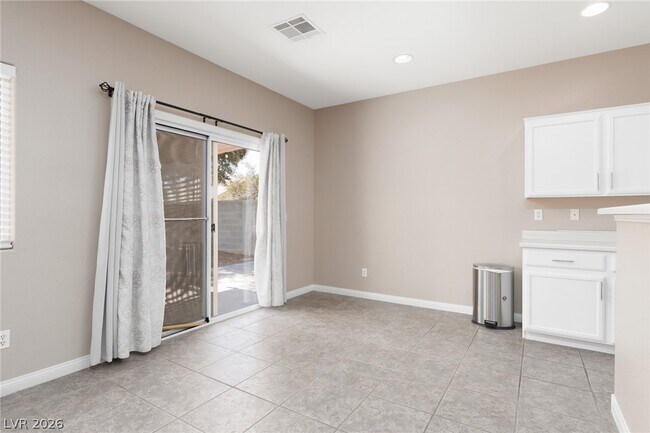 Building Photo - 5432 N Roaring Surf Dr