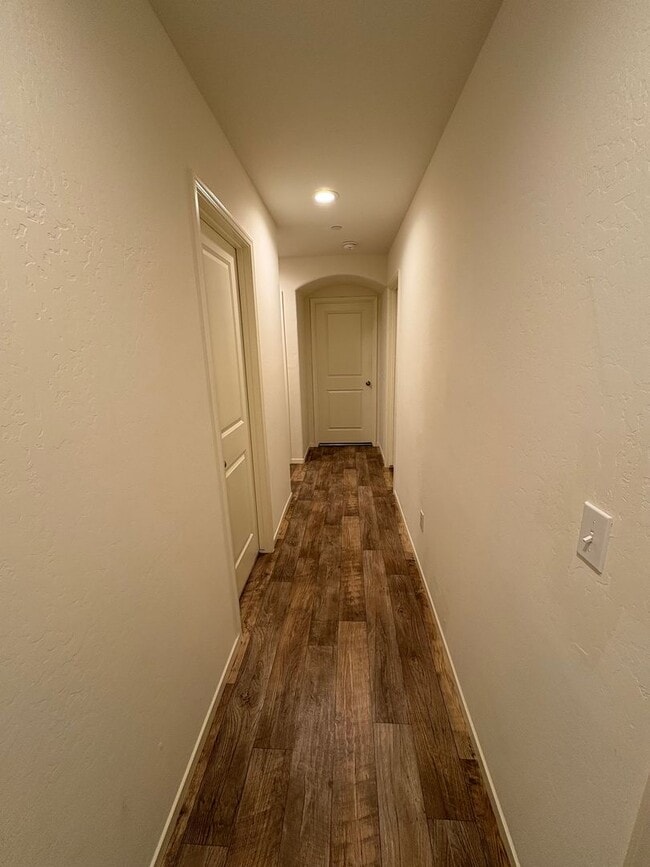 Building Photo - Beautiful Visalia Home Available Now!