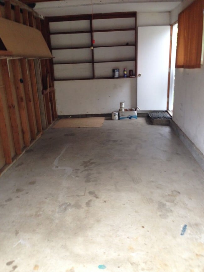 Building Photo - 2 bedroom