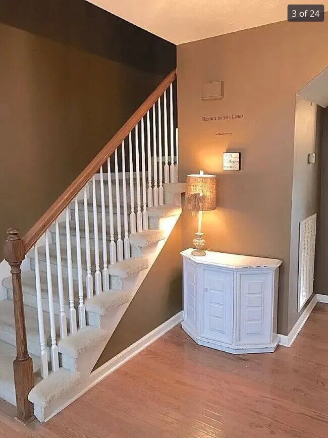 Building Photo - 4 bed/3bth with over 2000 sq ft. In beautiful Hendersonville!!!