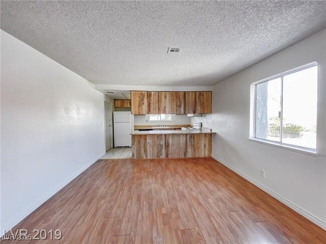 Building Photo - 4768 W Sand Creek Ave