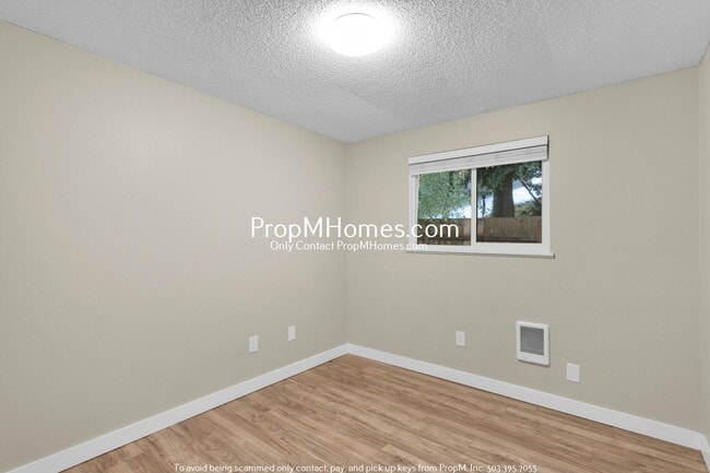 Building Photo - Updated Three Bedroom Duplex in the Heart ...