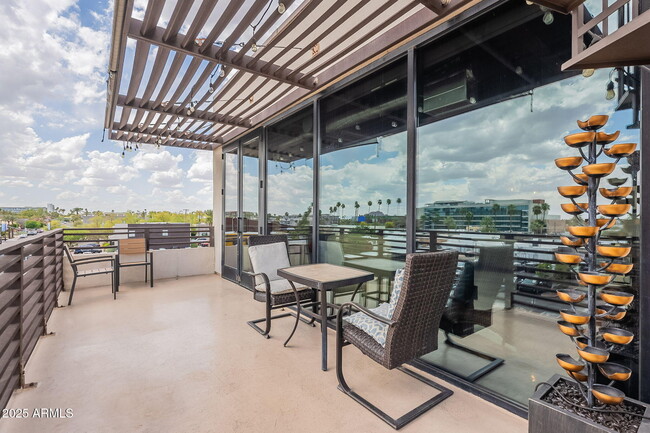 Building Photo - 4020 N Scottsdale Rd