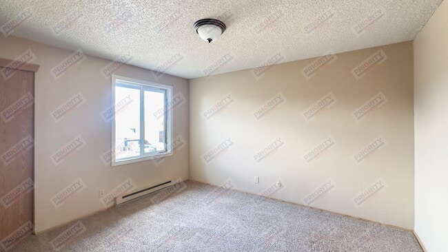 Building Photo - Townhouse in Westover