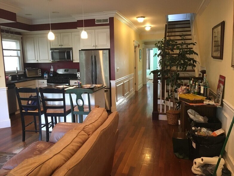 Building Photo - 536 Dorchester Ave