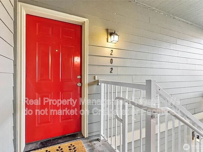 Building Photo - 2173 Sunnybrook Ln