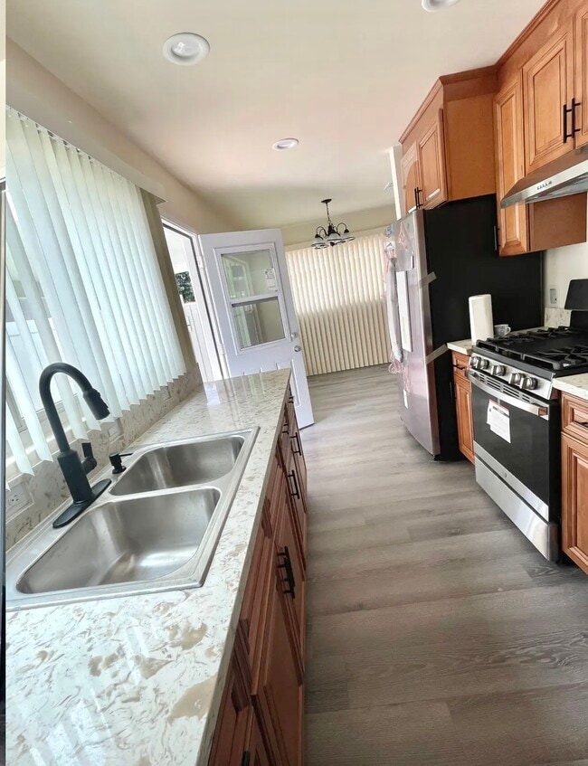 Building Photo - 7949 Clearfield Ave