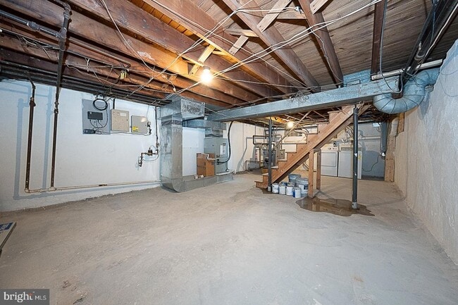 Building Photo - 1457 Manoa Rd