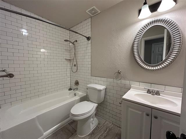 Building Photo - 10105 Peppertree Ln