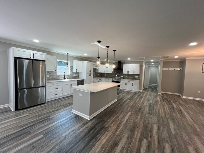 Building Photo - 11405 Cresthill Dr
