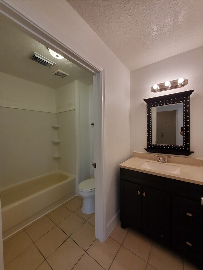 Building Photo - 5319 Cherie Crest Ct