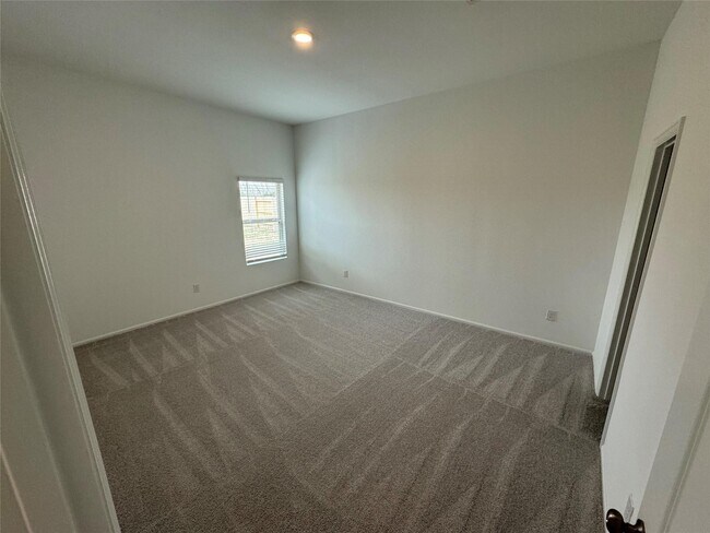 Building Photo - 27006 Breakaway Ln