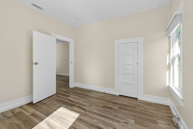 Building Photo - Welcoming 3-Bedroom, 1-Bath Single-Family Home