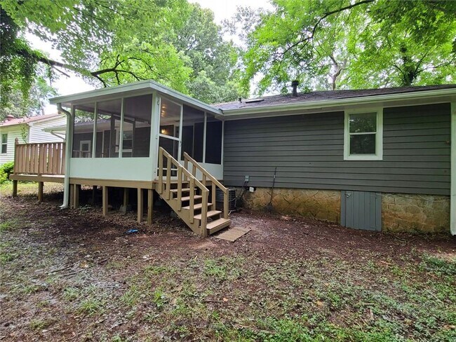 Building Photo - 1940 Meadow Ln