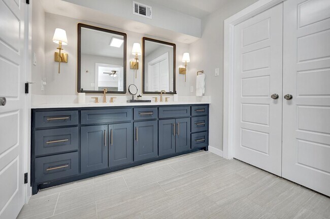 Building Photo - 715 Shell Ave