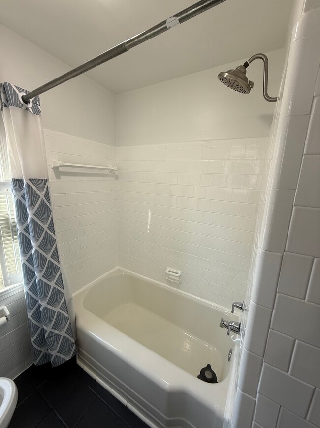 Building Photo - 21 Skidmore Ct