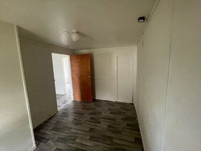 Building Photo - 2-Bedroom Home-$199 move-in covers rent