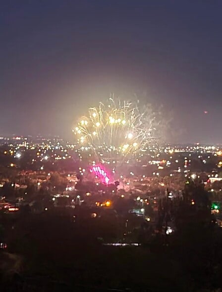 Building Photo - 22 Ridge Crest Cir