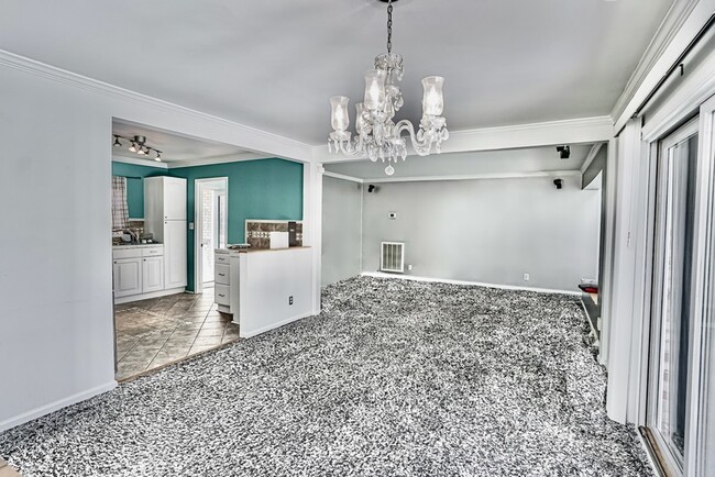 Building Photo - 130 Heather Dr