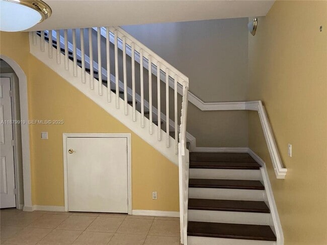 Building Photo - 2904 NW 33Rd Terrace