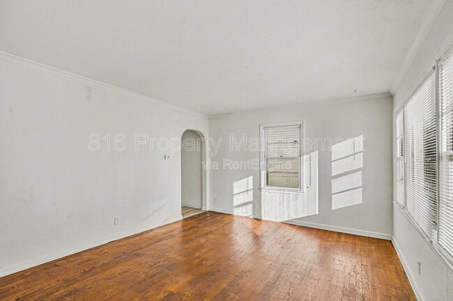Building Photo - 7412 Bellefontaine Ave