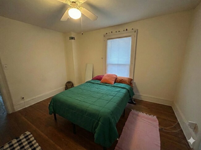 Building Photo - 129 E Gorham St