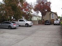 Building Photo - Summertree Lane 4 Plex