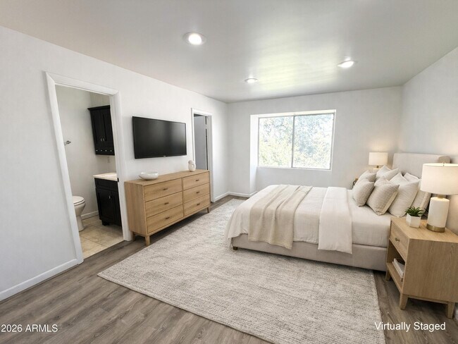 Building Photo - 1016 E Osborn Rd