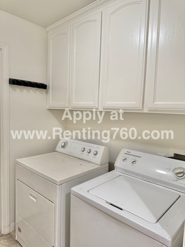 Building Photo - Spacious 4 Bedroom Home in Copper hills Ne...