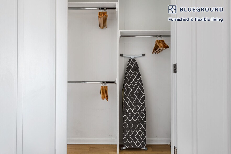 Building Photo - 105 Duane St