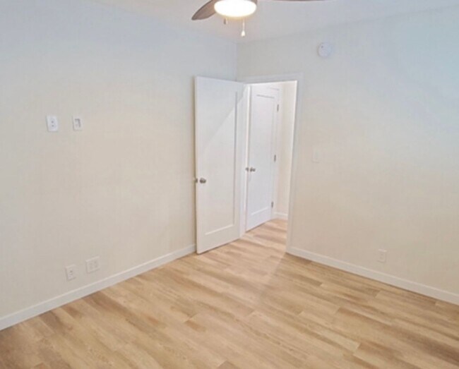 Interior Photo - 1250 Manhattan Beach Blvd