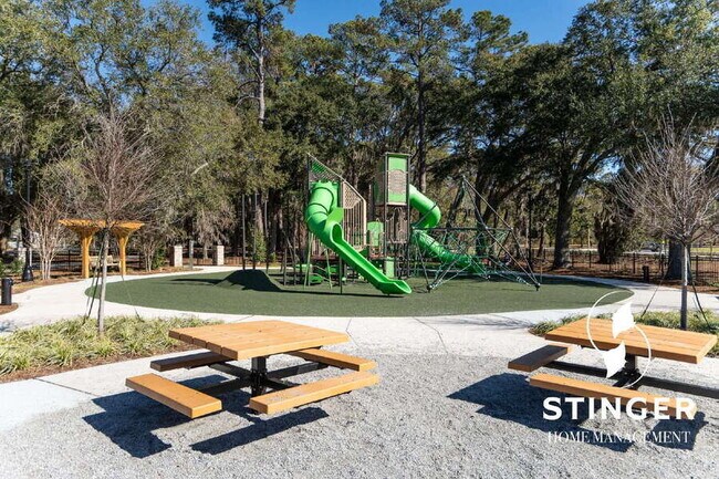 Building Photo - 2677 Broad St