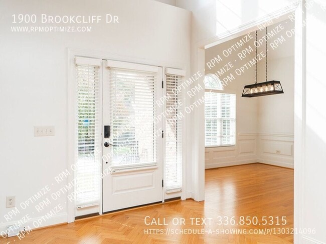 Building Photo - 1900 Brookcliff Dr