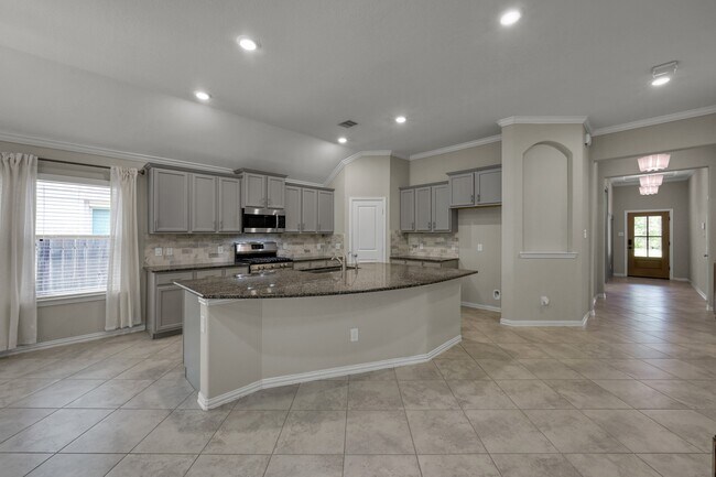 Building Photo - 122 S Bearkat Ct