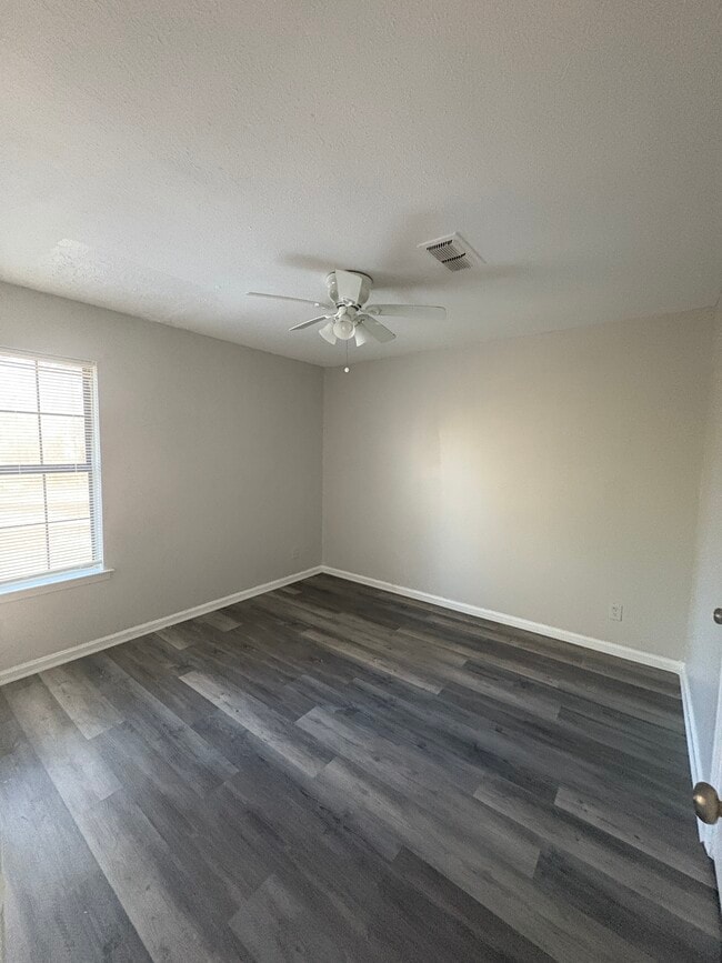 Building Photo - 3206 Montwood Dr