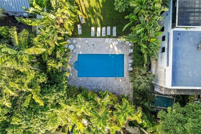 Building Photo - 2945 Bridgeport Ave