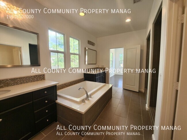 Building Photo - 43 Los Indios