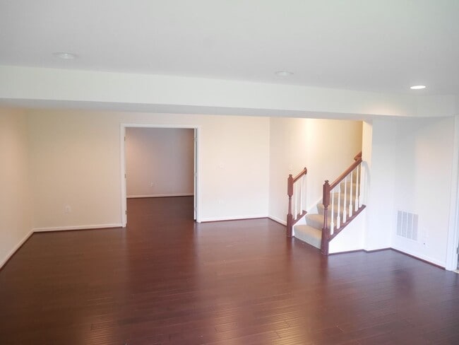 Building Photo - Elegant 4-Bedroom Single-Family Home with ...