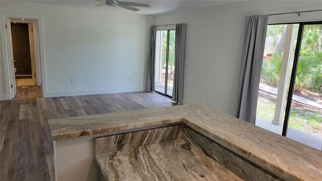 Building Photo - 2224 Bahia Vista St
