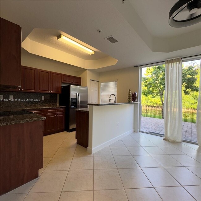 Building Photo - 985 SW 143rd Ave