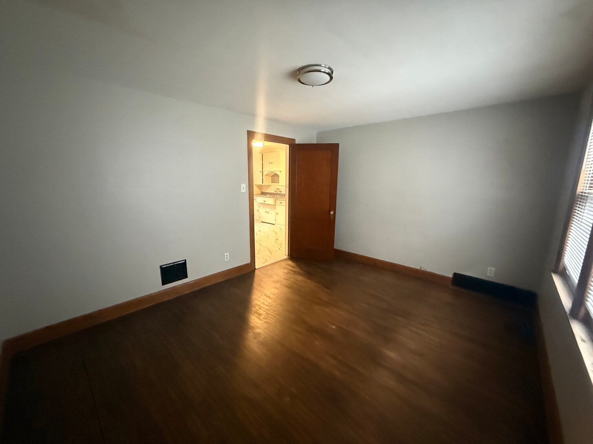 Building Photo - 34 Sunset St