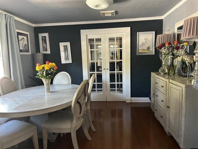 Building Photo - 6332 11th Ave S