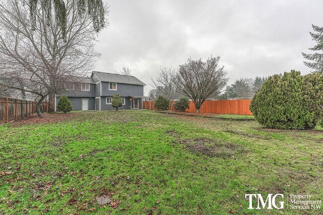 Building Photo - Wonderful 2 Story 3 Bed 2.5 Bath Home in Five Corners!