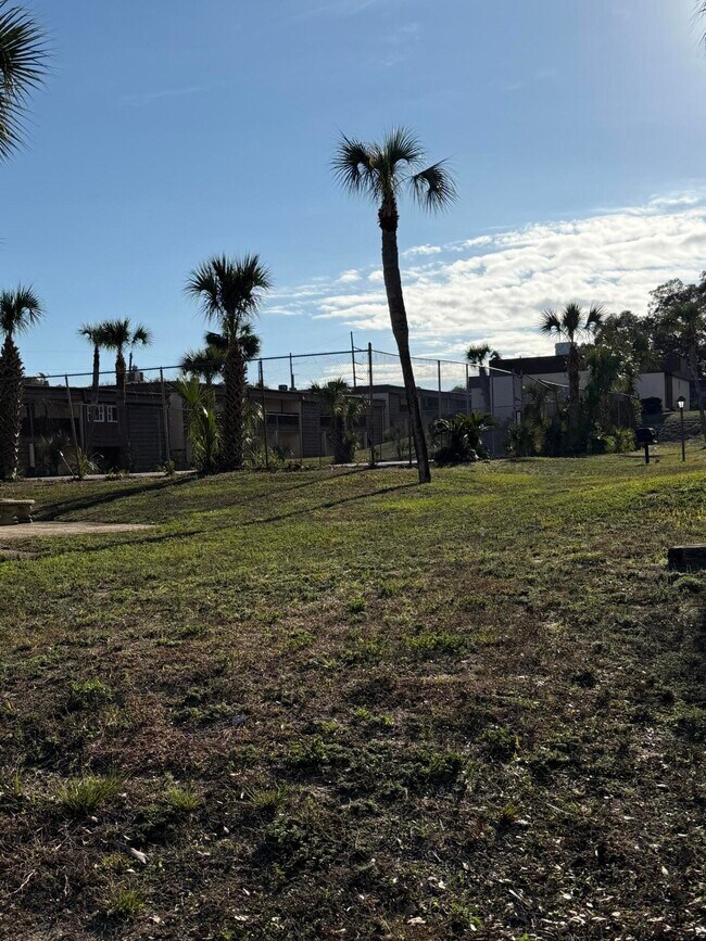 Building Photo - 403 Marshall Ct