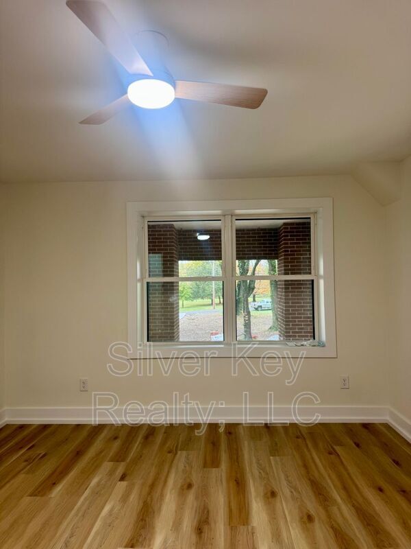 Building Photo - 2113 W Madison Ave