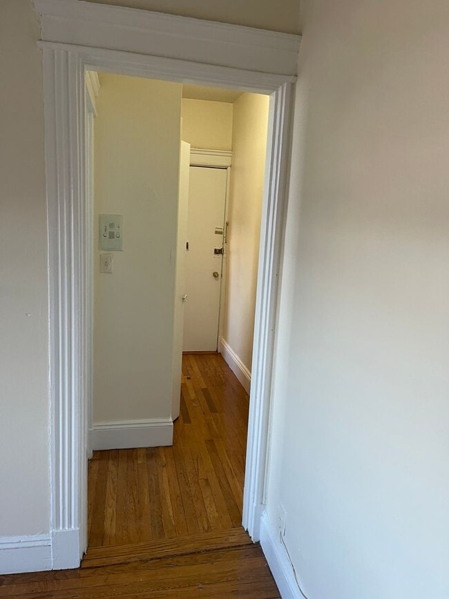 Building Photo - PACKARDS CORNER 4th Floor Sunny Studio, Ut...